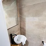 شقة Beautiful One Bedroom W Balcony&parking-bel135