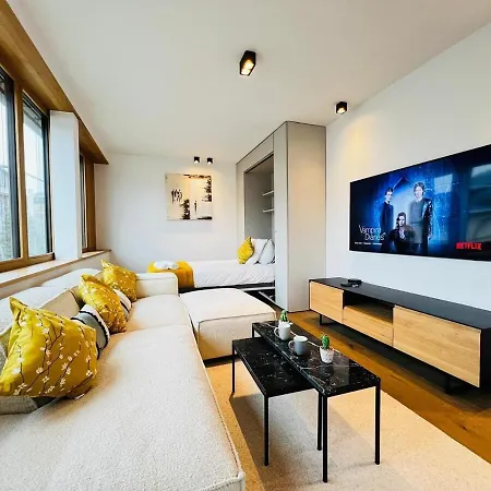 公寓 Beautiful One Bedroom W Balcony&parking-bel135