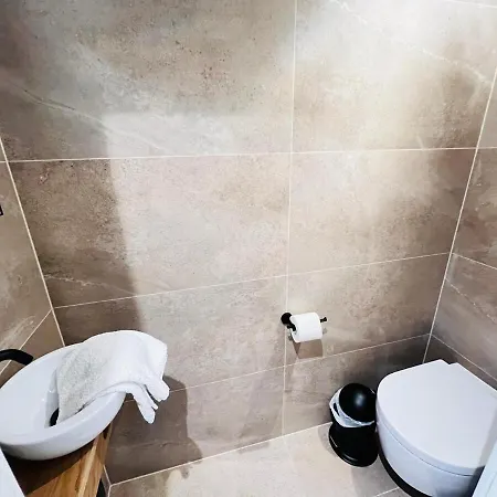 Beautiful One Bedroom W Balcony&parking-bel135 * Luxemburg