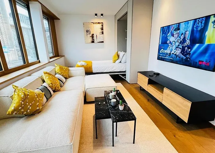 Beautiful One Bedroom W Balcony&parking-bel135 * Lüksemburg