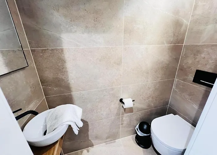 Beautiful One Bedroom W Balcony&parking-bel135 * Люксембург