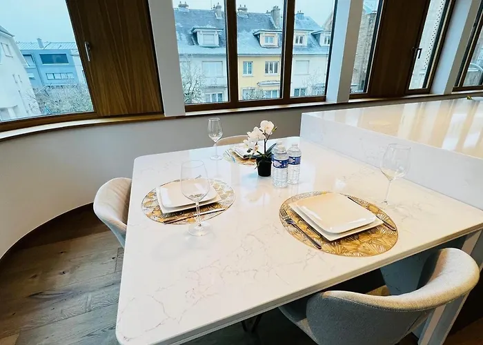 Beautiful One Bedroom W Balcony&parking-bel135 شقة *